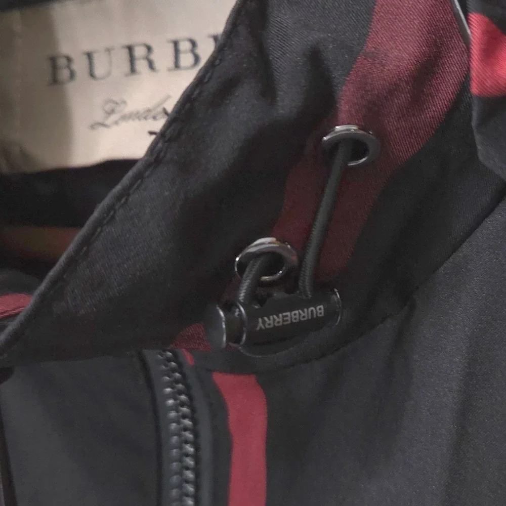 NWT Burberry Ecclestone Check Hooded Windbreaker Jacket Men M Knight Badge Red